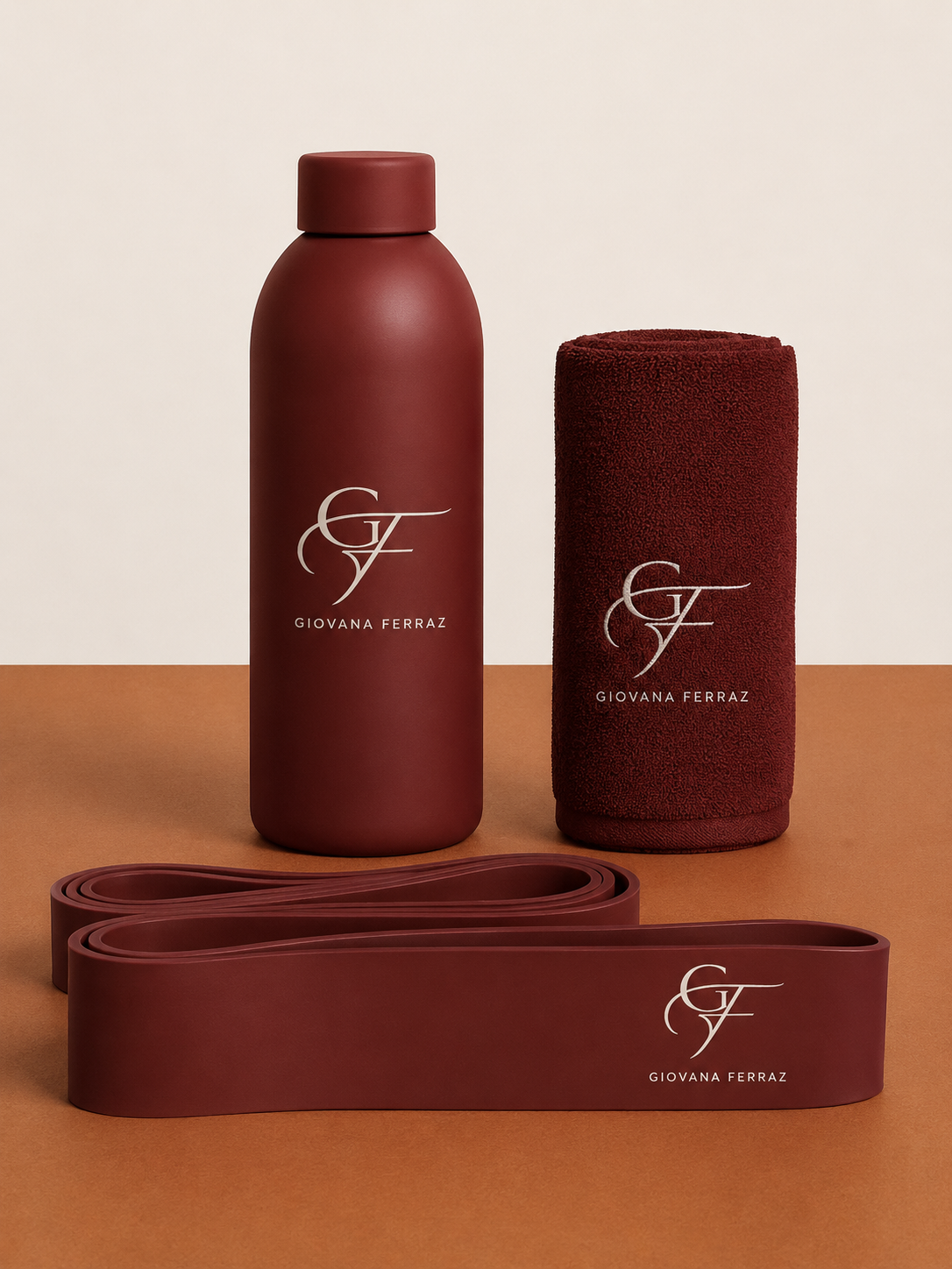 Garrafa térmica, toalha e faixa com monograma GF